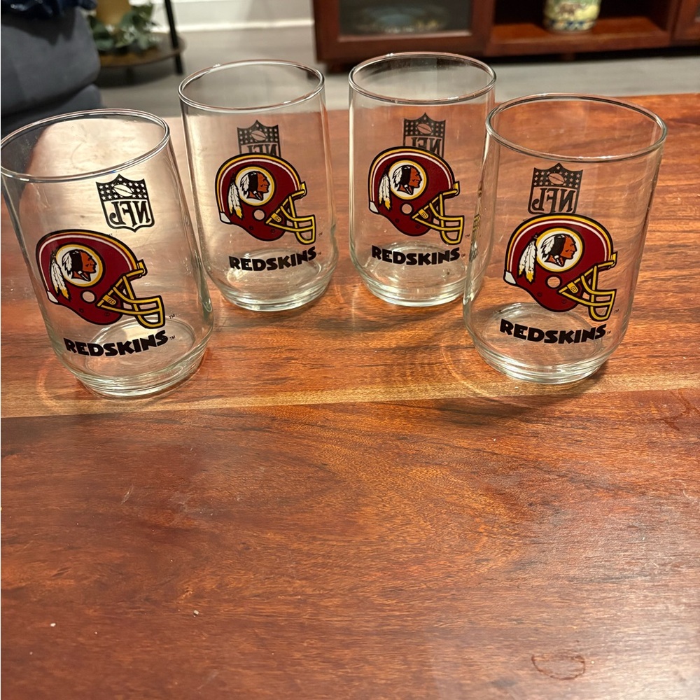 NFL Team Logo  Juice Glasses - Washington Redskins Set of 4, 4.75 Inches Tall